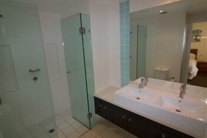 Room 4 of 11