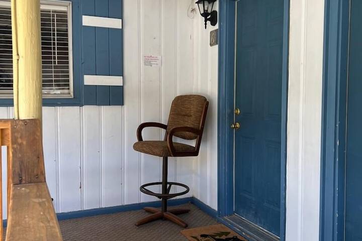 Room 37 of 236