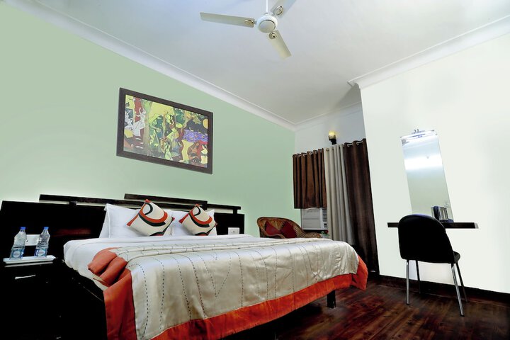 Room 14 of 24
