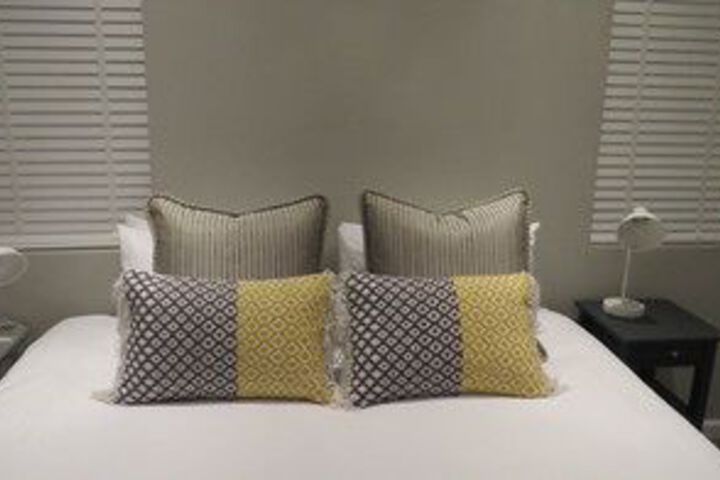 Room 11 of 17