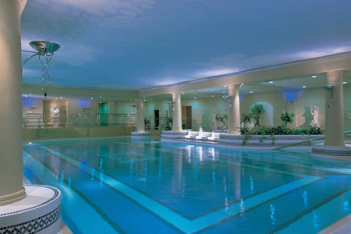 Pool 40 of 76