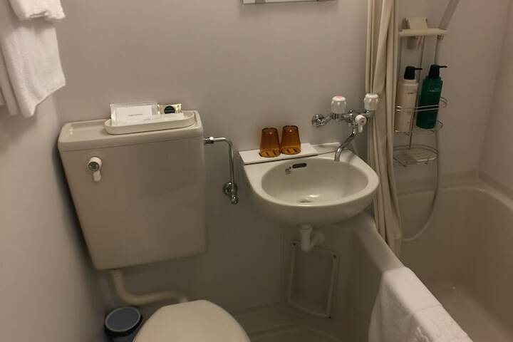 Room 14 of 21