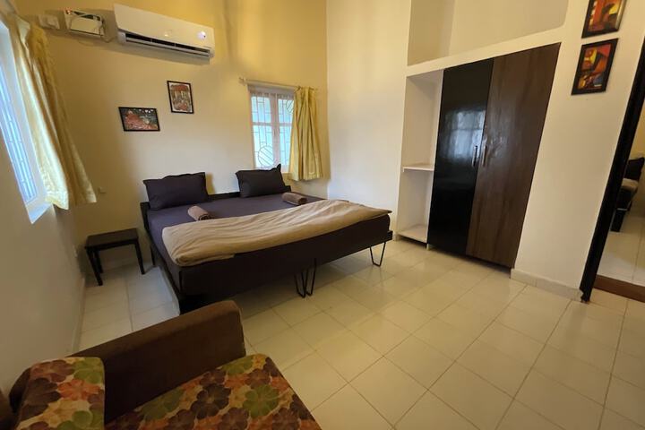 Room 15 of 160