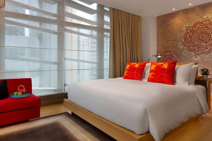 Room 4 of 108