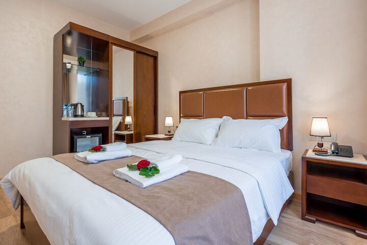 Room 2 of 42