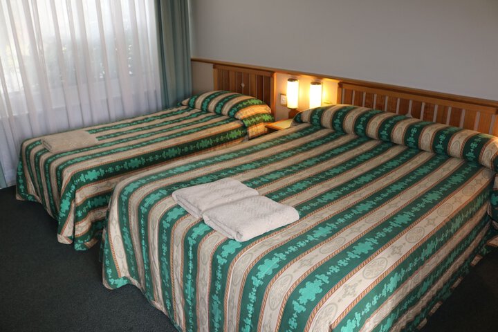 Room 3 of 32