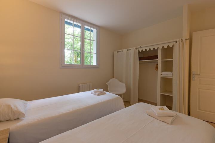 Room 6 of 62