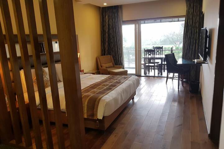 Room 15 of 76
