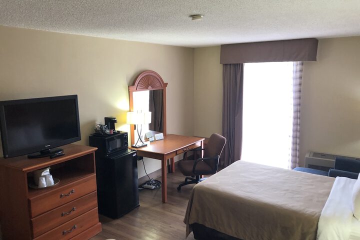 2 Double Beds (4 of 8)
