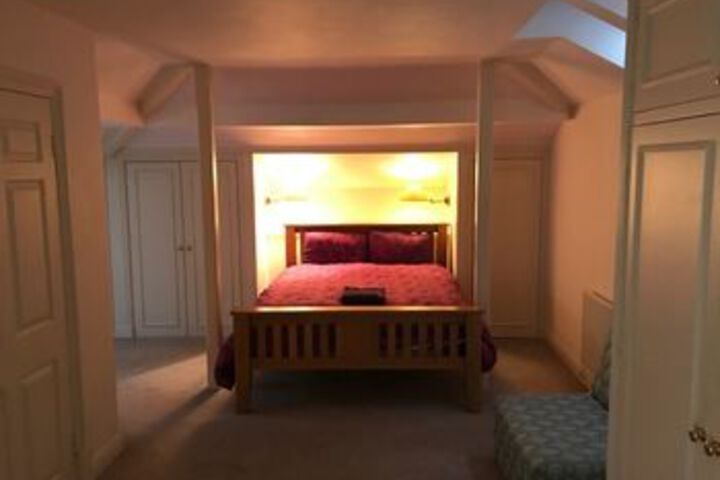 Room 6 of 11