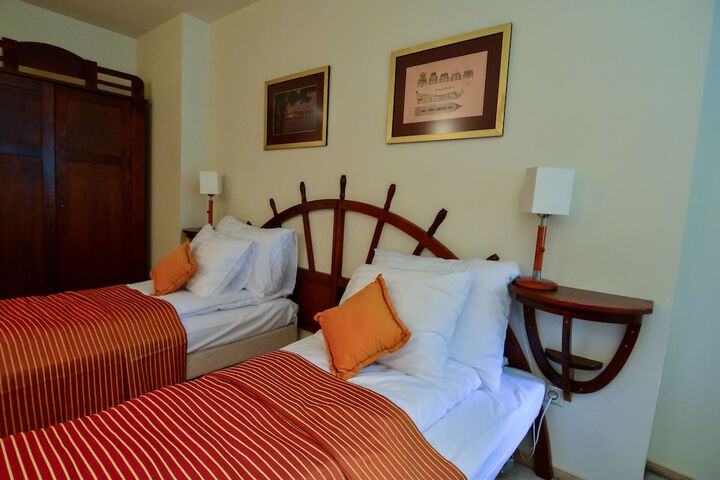 Room 16 of 56