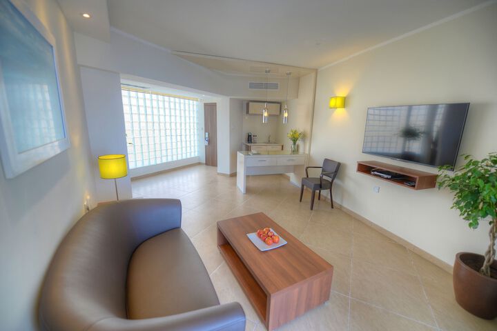 Room 33 of 124