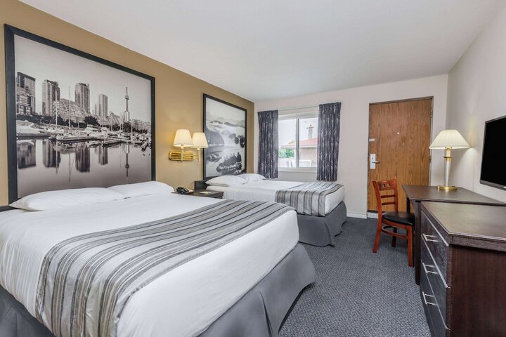 1 King Bed Suite (7 of 9)