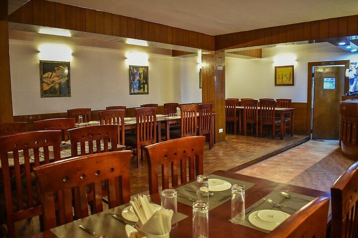 Dining 37 of 44
