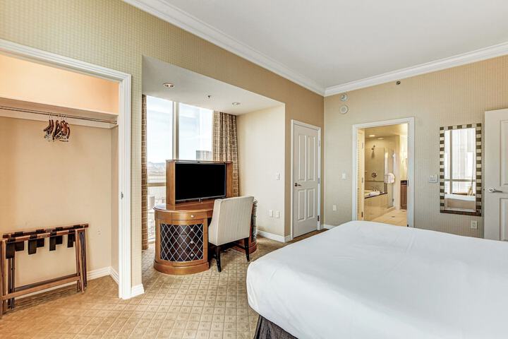Room 11 of 65