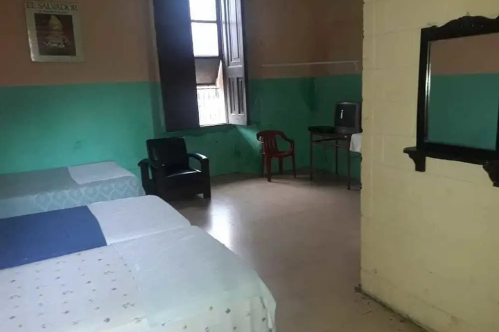 Room 3 of 10