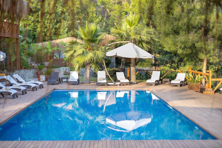 Pool 83 of 125