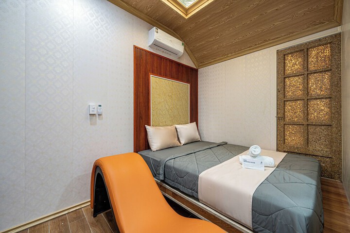 Room 16 of 33