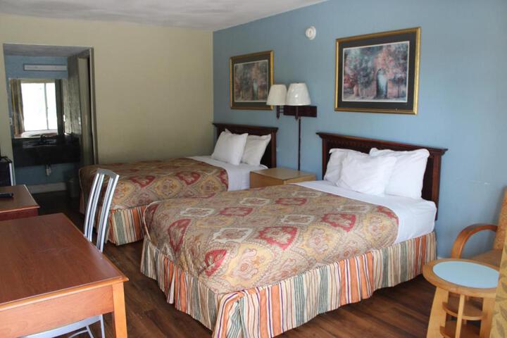 2 Double Beds (16 of 19)