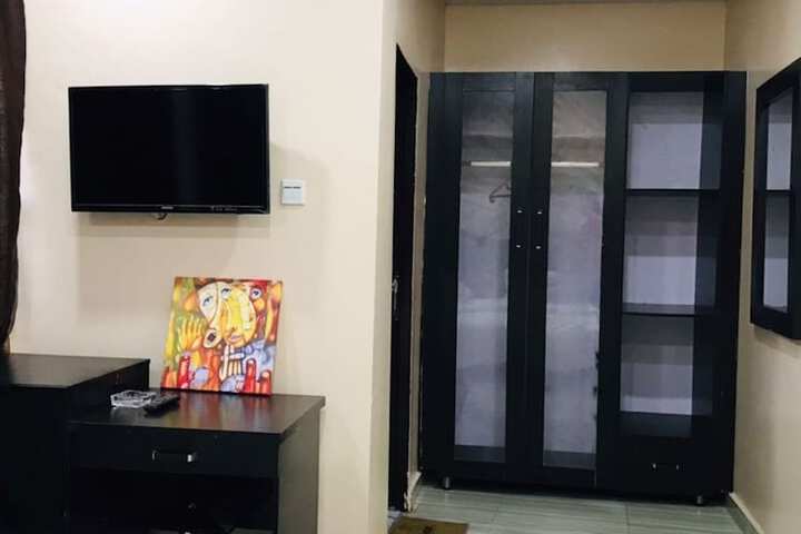 Room 13 of 20