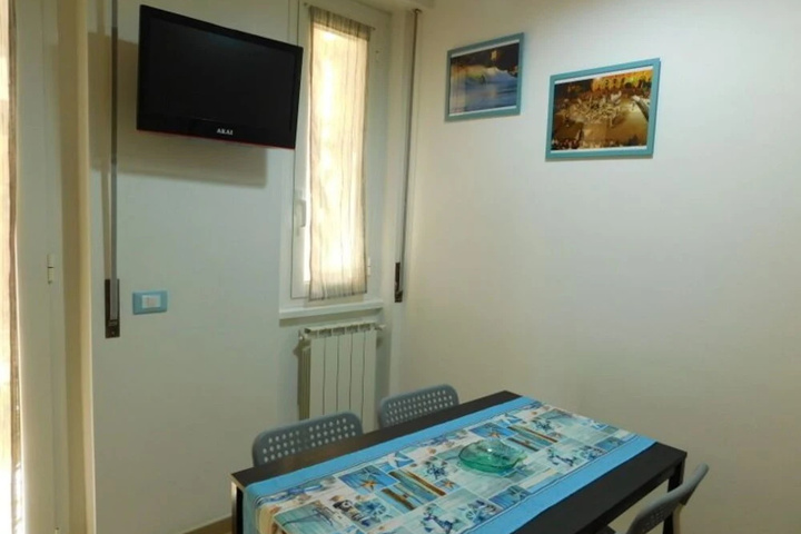 Room 2 of 11