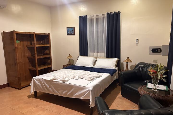 Room 16 of 122