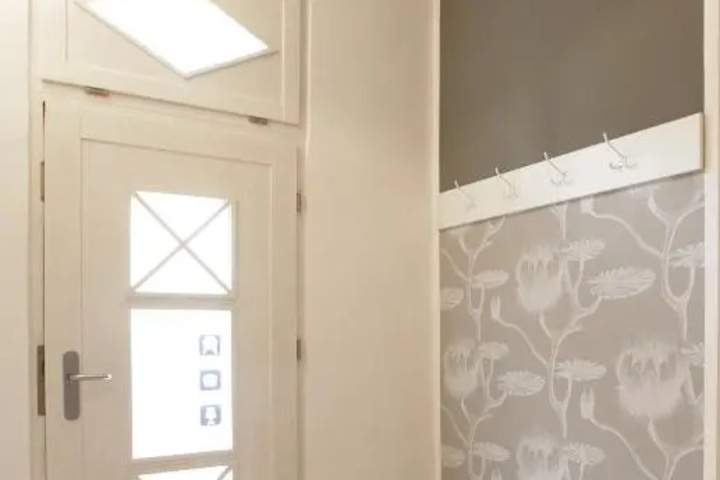 Room 10 of 17