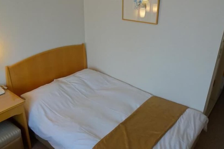 Room 16 of 34