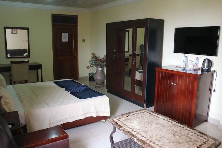 Room 13 of 47