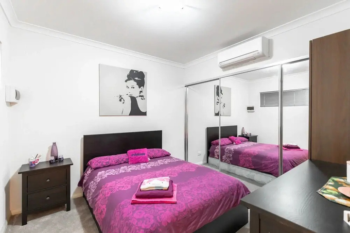 Room 2 of 11
