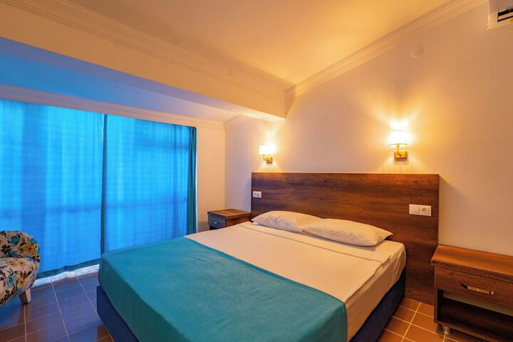 Room 3 of 209