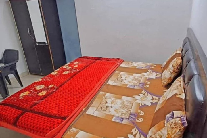 Room 5 of 14