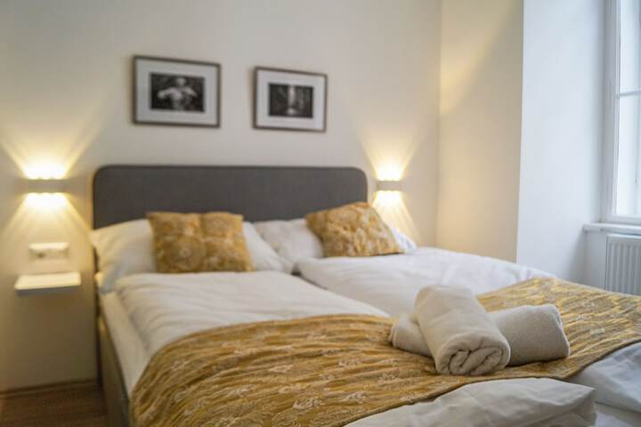 Room 21 of 118