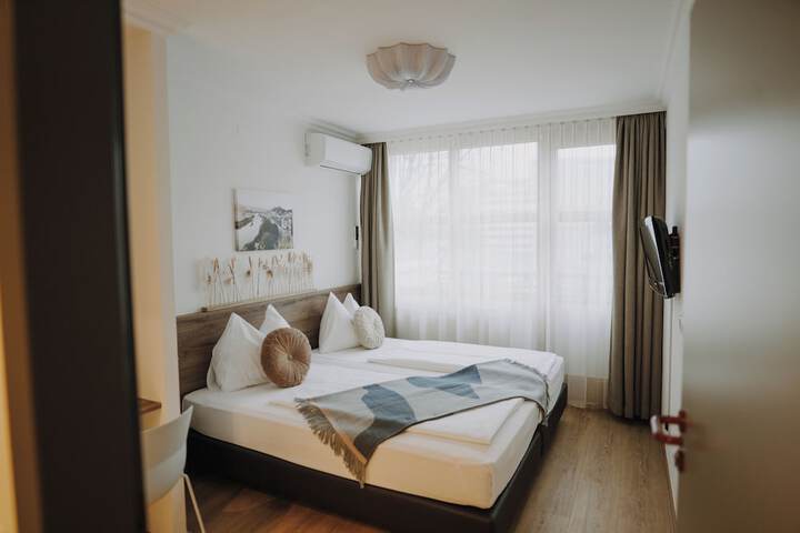 Room 18 of 38
