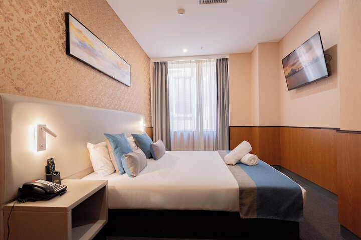 Room 16 of 49