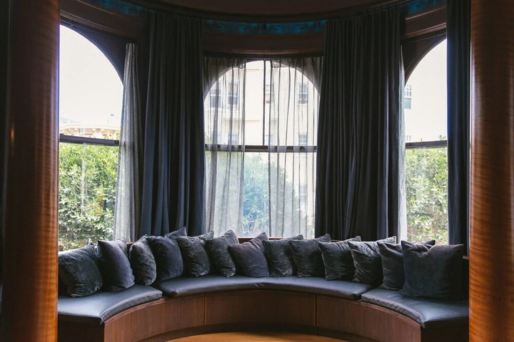 Room 5 of 10