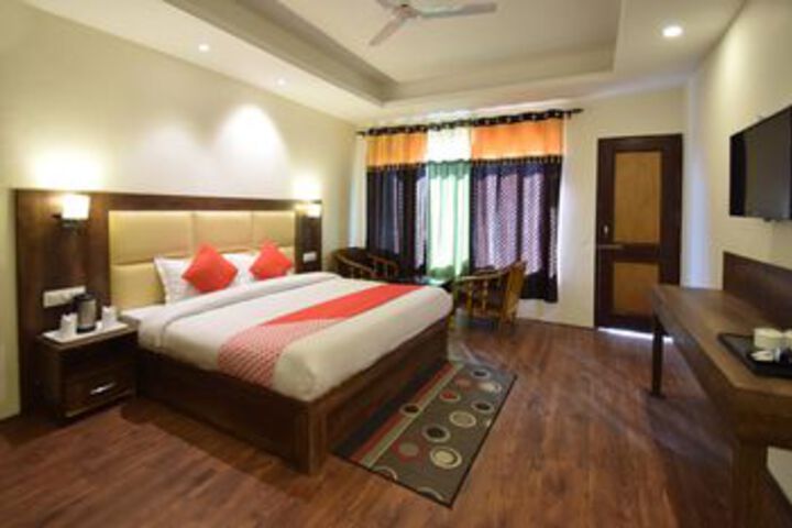 Room 9 of 27