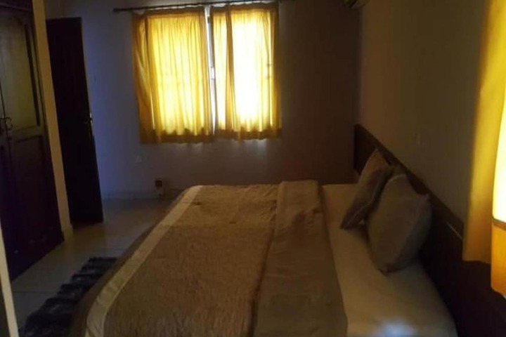Room 10 of 21
