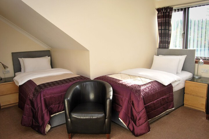 Room 6 of 30