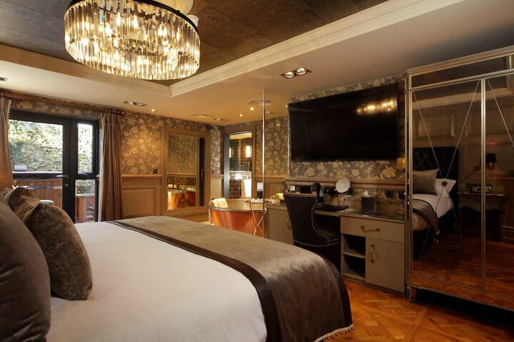 Room 5 of 41