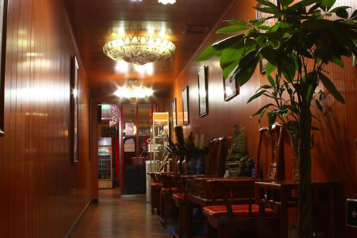 Ballroom/Hall 24 of 33