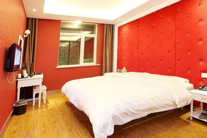 Room 26 of 42