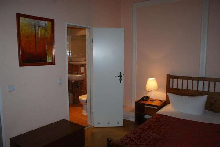 Room 20 of 39
