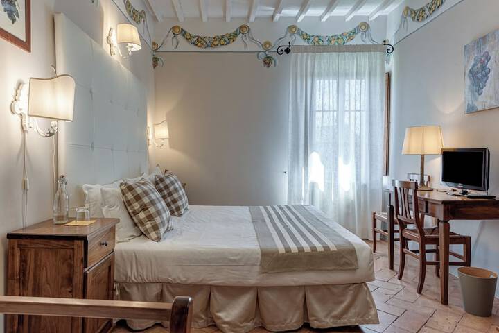 Room 27 of 124