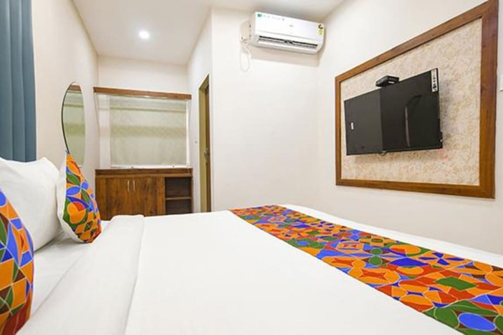 Room 26 of 33