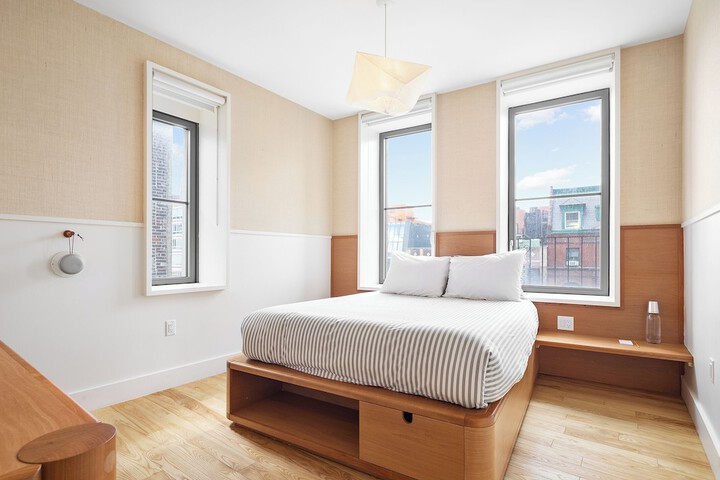 Room 93 of 171