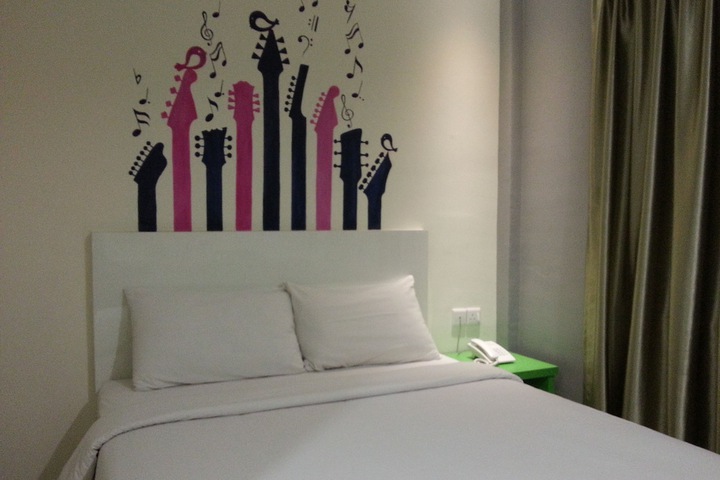 Room 5 of 38