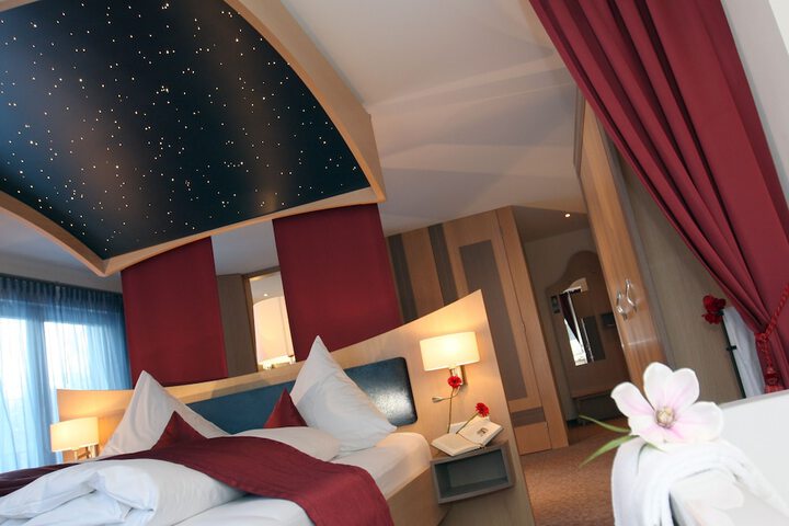 Room 4 of 119