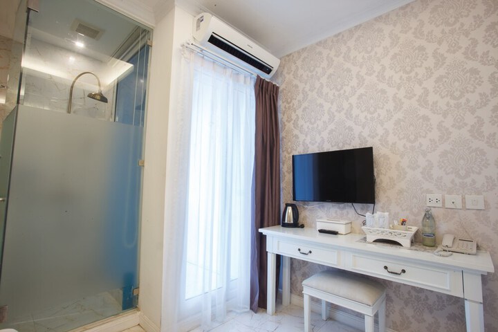 Room 18 of 35