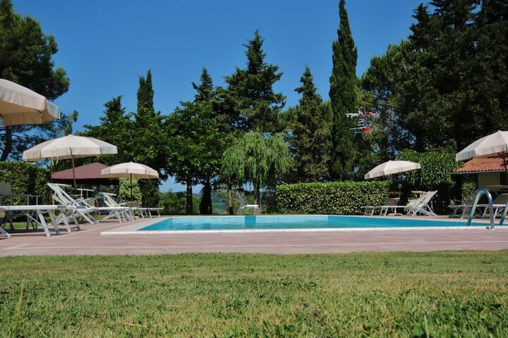 Pool 100 of 132
